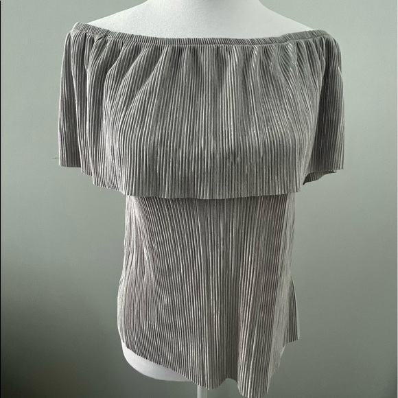 Beau Tissu off shoulder top NWT - Picture 1 of 10